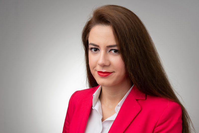 Corporate photo of a woman